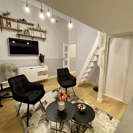 Adele Old Town Apartment